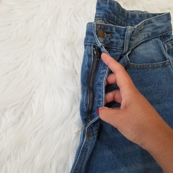 SHEIN High Waist Wide Leg Jeans with Holes on the Knees Color Washed Blue Size M - Picture 16 of 16